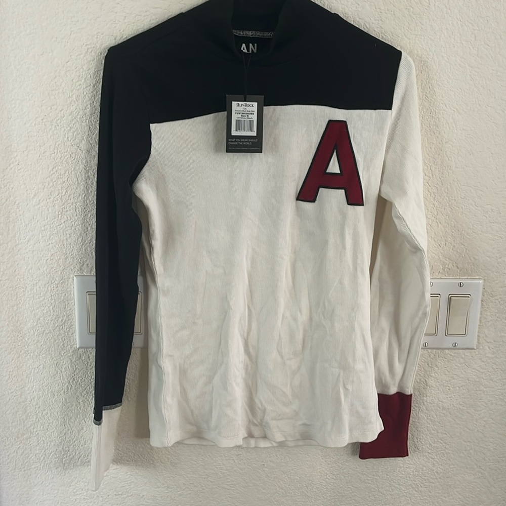 Alp n rock mock neck NWT